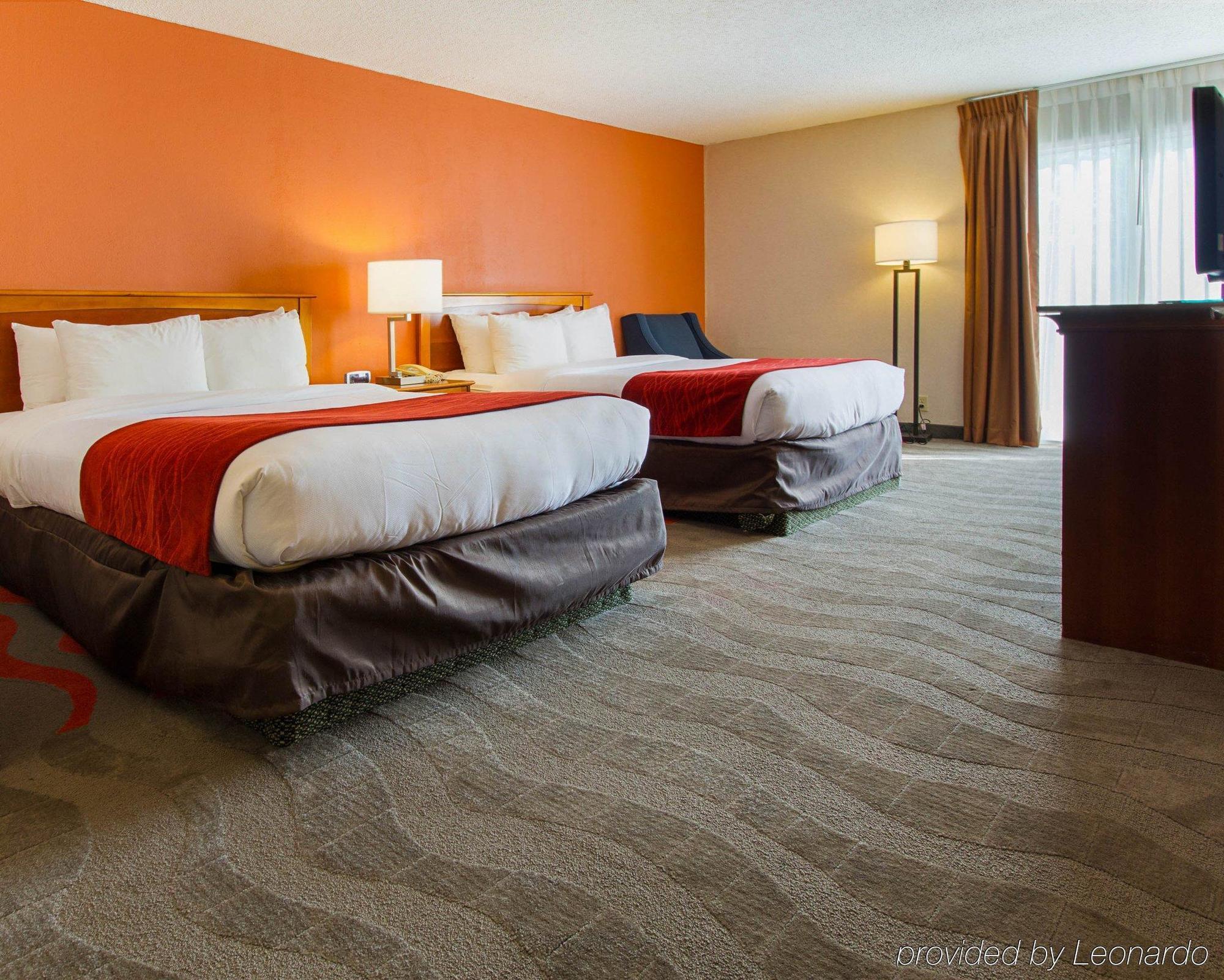 Comfort Inn & Suites Airport Сірак'юс Екстер'єр фото