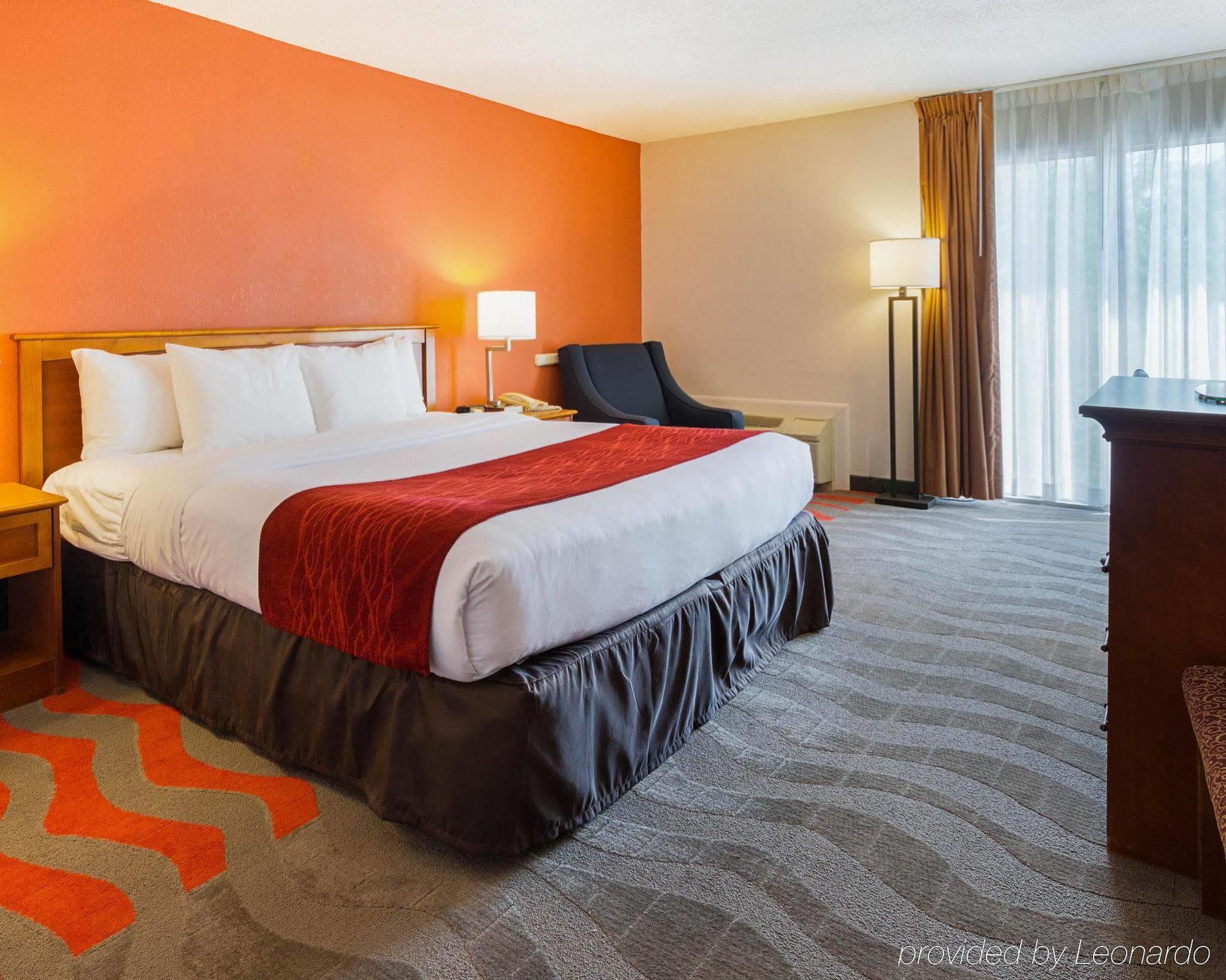 Comfort Inn & Suites Airport Сірак'юс Екстер'єр фото